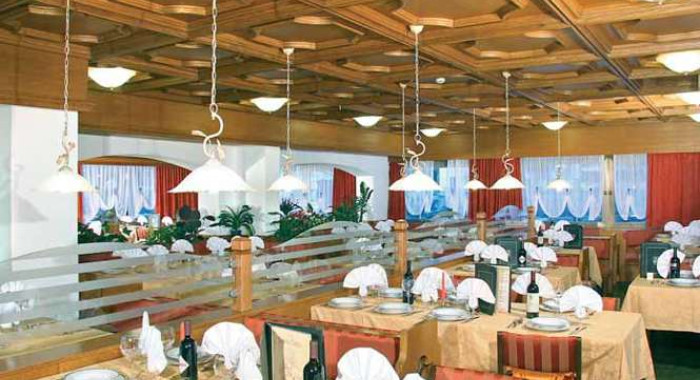 Hotel Grohmann (Campitello), Val di Fassa ski chalet, image 3